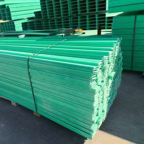 Hộp Composite 30x60 nhẹ, chống ăn mòn làm mái che và nhà xưởng