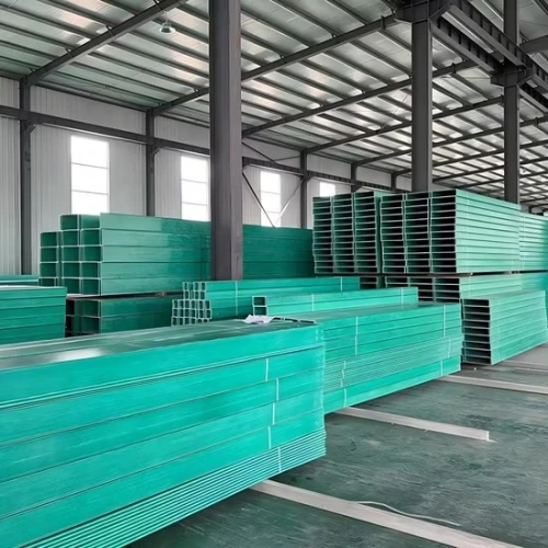 Hộp Composite 40×80 cho hệ thống nhà xưởng